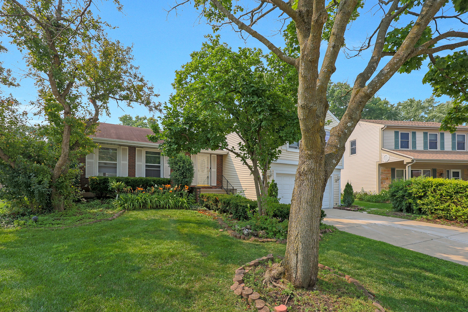 1356 Larchmont Drive