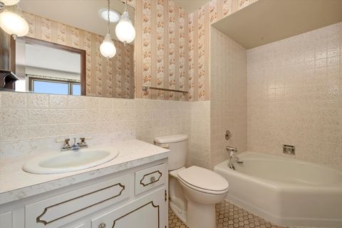 Tiny photo for 2033 E Hickory Street, Crete, IL 60417 (MLS # 12502401)