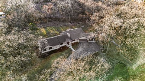 Photo of 13200 S 80th Court, Palos Park, IL 60464 (MLS # 12567276)