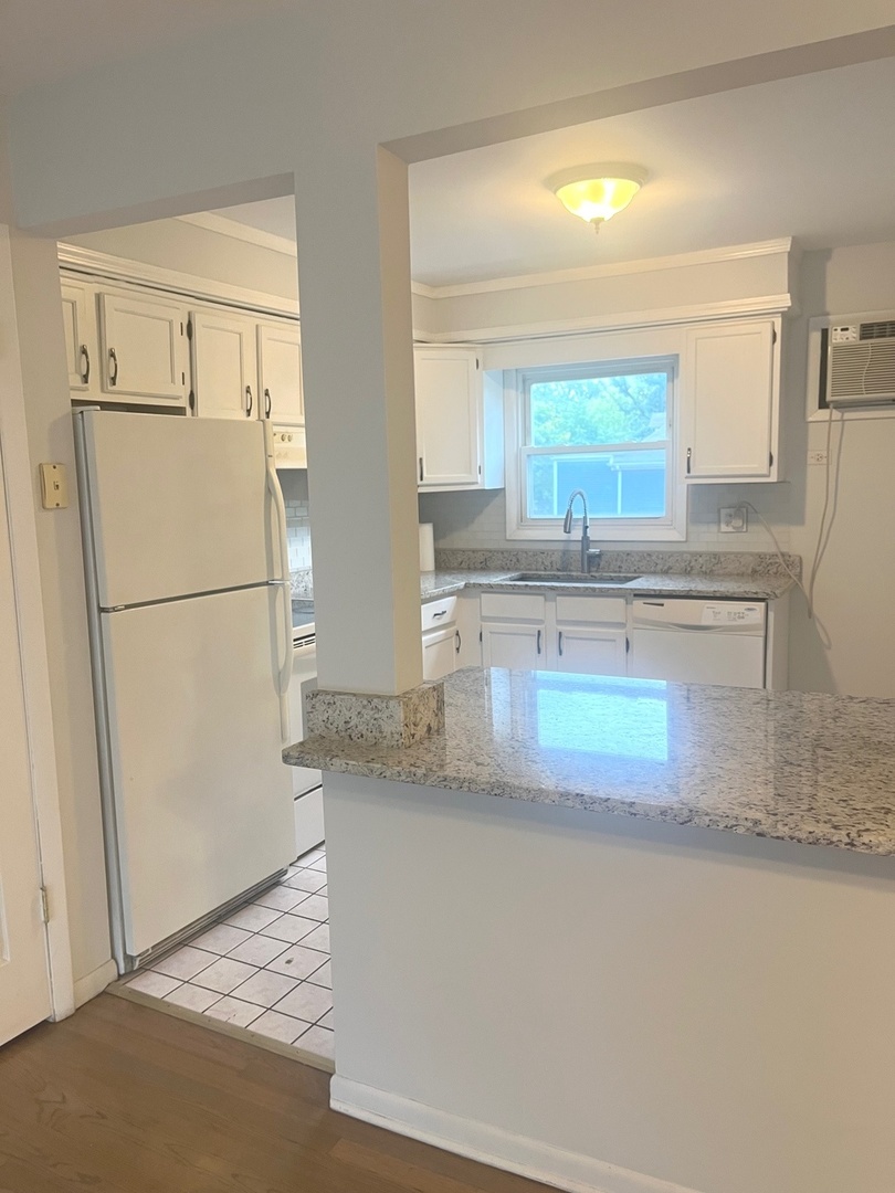 7952 Madison Street 3W