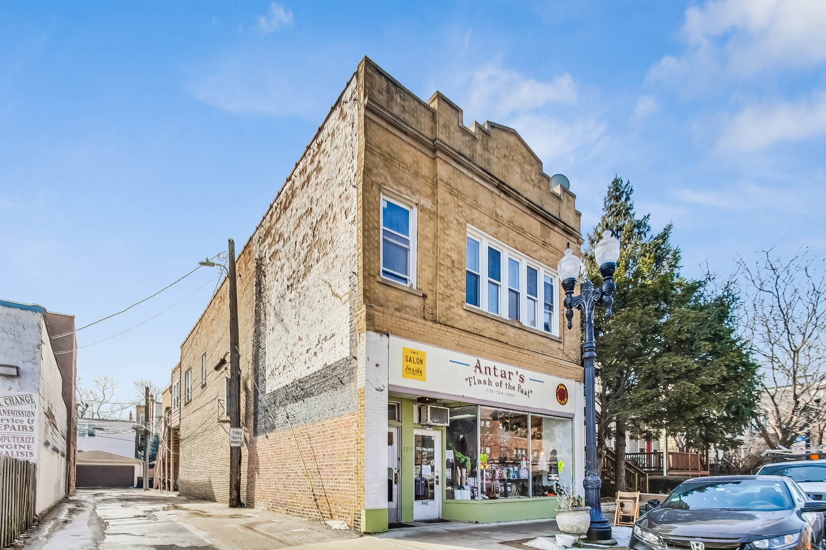 2215 W Lawrence Avenue