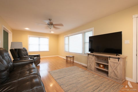Tiny photo for 11548 S Neenah Avenue, Worth, IL 60482 (MLS # 12774894)