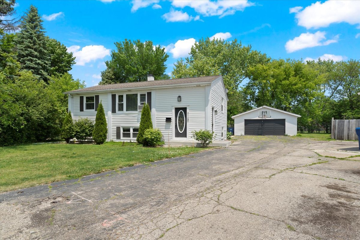 2116 Castle Court