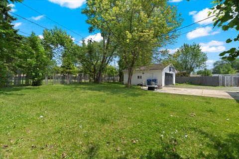 Tiny photo for 2116 Castle Court, Waukegan, IL 60087 (MLS # 12405319)
