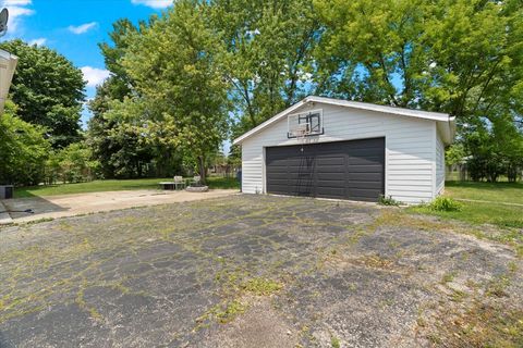 Tiny photo for 2116 Castle Court, Waukegan, IL 60087 (MLS # 12405319)