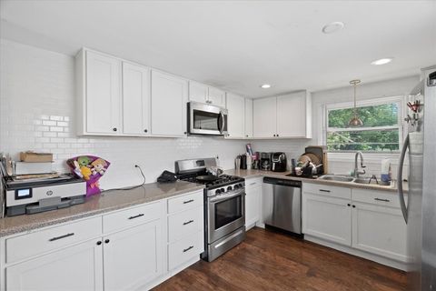 Tiny photo for 2116 Castle Court, Waukegan, IL 60087 (MLS # 12405319)