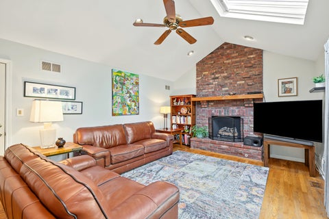 Tiny photo for 163 Stonegate Court, Glen Ellyn, IL 60137 (MLS # 12789642)