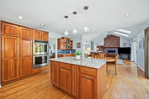 Tiny photo for 163 Stonegate Court, Glen Ellyn, IL 60137 (MLS # 12789642)