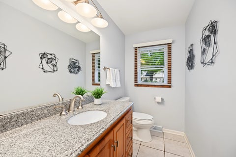 Tiny photo for 163 Stonegate Court, Glen Ellyn, IL 60137 (MLS # 12789642)