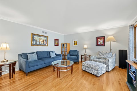 Tiny photo for 163 Stonegate Court, Glen Ellyn, IL 60137 (MLS # 12789642)