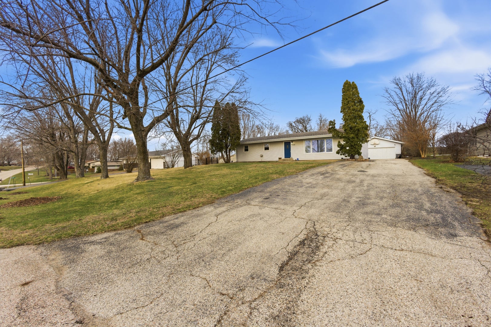 4720 Lincliff Drive