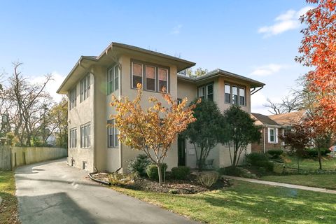 Photo of 395 N Delaplaine Road #1W, Riverside, IL 60546 (MLS # 12518498)