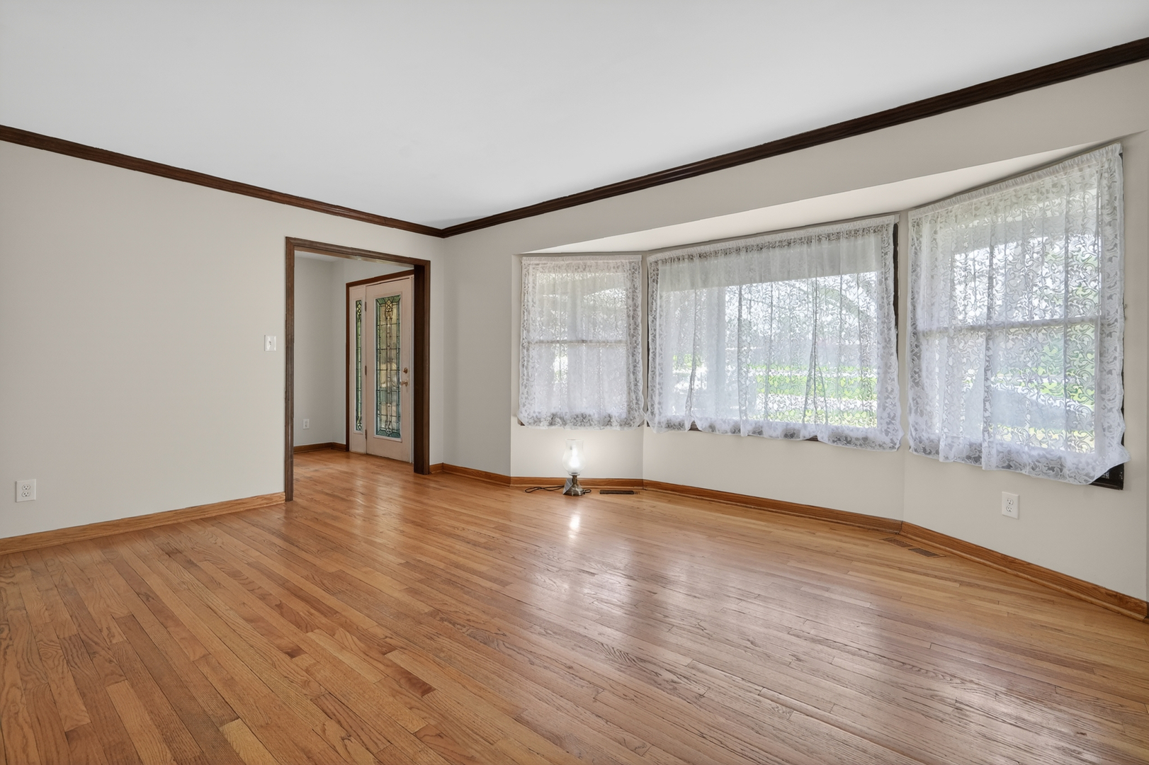 900 Glen Oak Drive