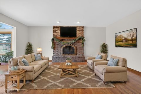 Tiny photo for 900 Glen Oak Drive, Sleepy Hollow, IL 60118 (MLS # 12611076)