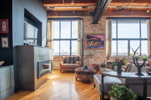 Tiny photo for 2614 N Clybourn Avenue #301, Chicago, IL 60614 (MLS # 12593515)