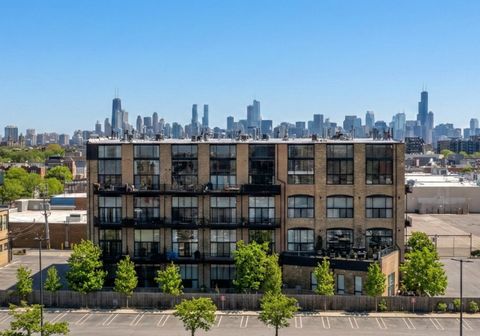 Tiny photo for 2614 N Clybourn Avenue #301, Chicago, IL 60614 (MLS # 12593515)
