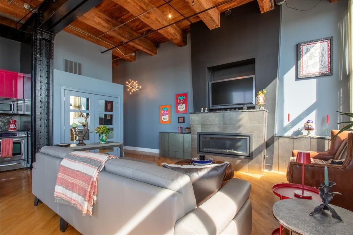 2614 N Clybourn Avenue 301