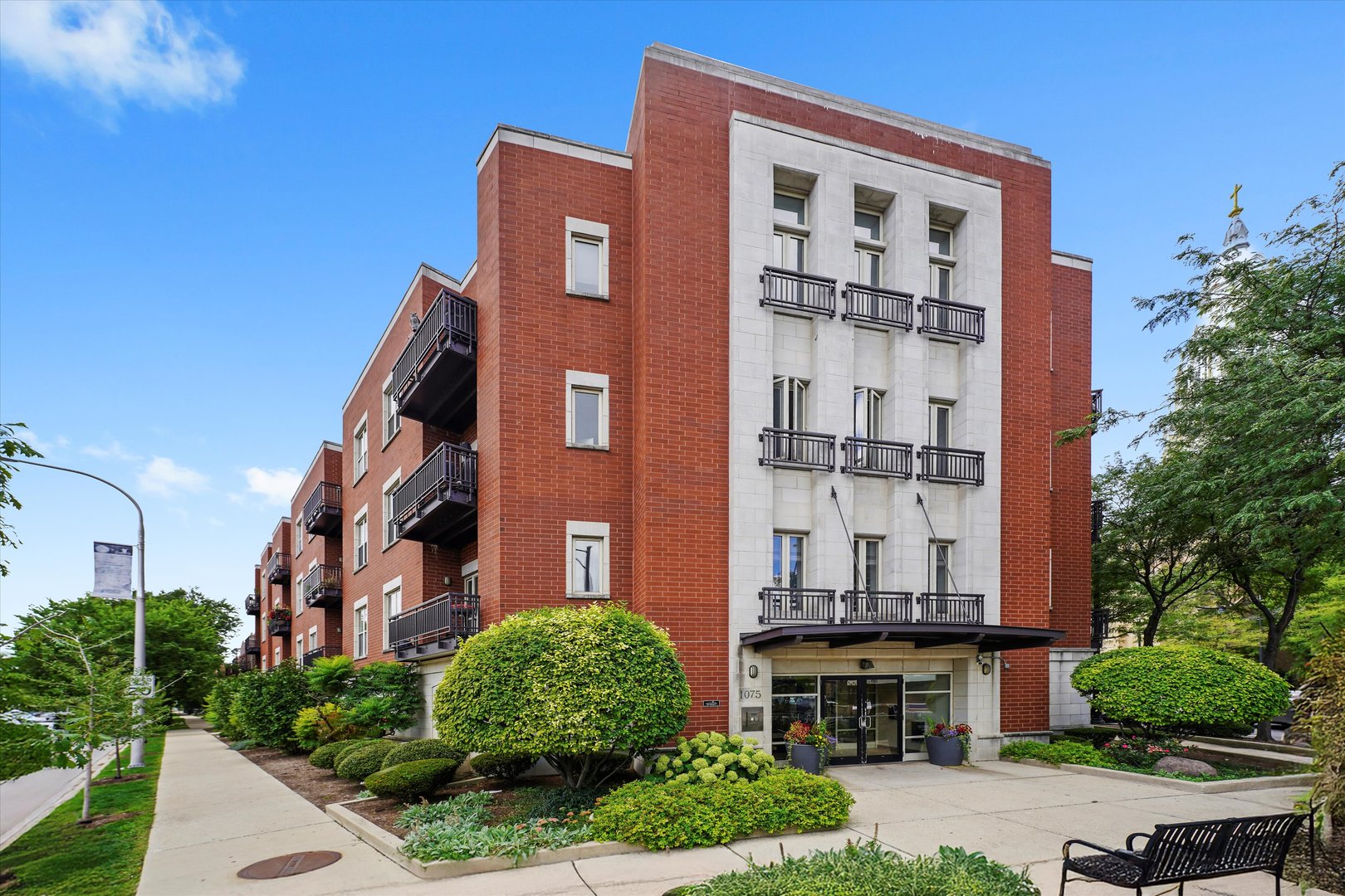1075 W Roosevelt Road 206