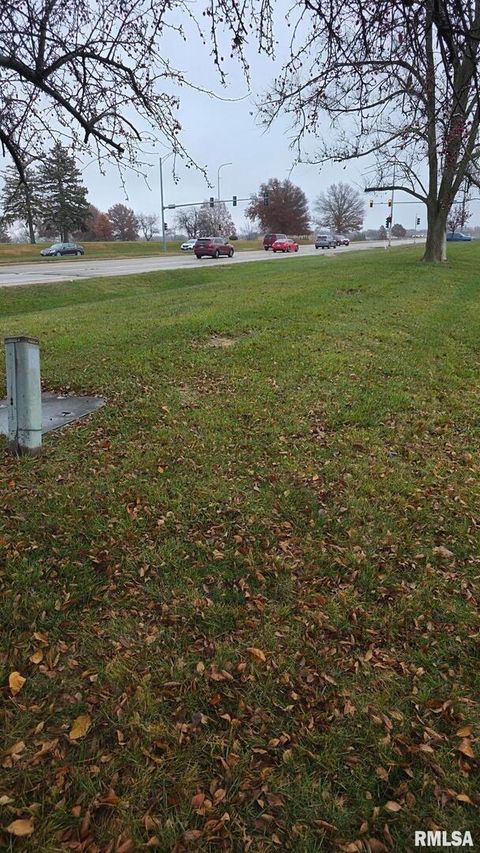 Tiny photo for 6831 N FROSTWOOD Parkway, Peoria, IL 61615 (MLS # QC4267488)