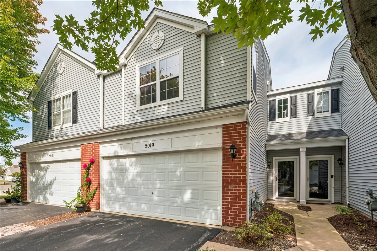 Plainfield, Illinois 60586, United States, 2 Bedrooms Bedrooms, ,2 BathroomsBathrooms,Residential,Active,220678