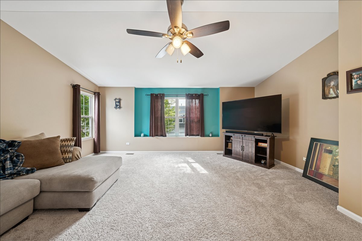 Plainfield, Illinois 60586, United States, 2 Bedrooms Bedrooms, ,2 BathroomsBathrooms,Residential,Active,220678