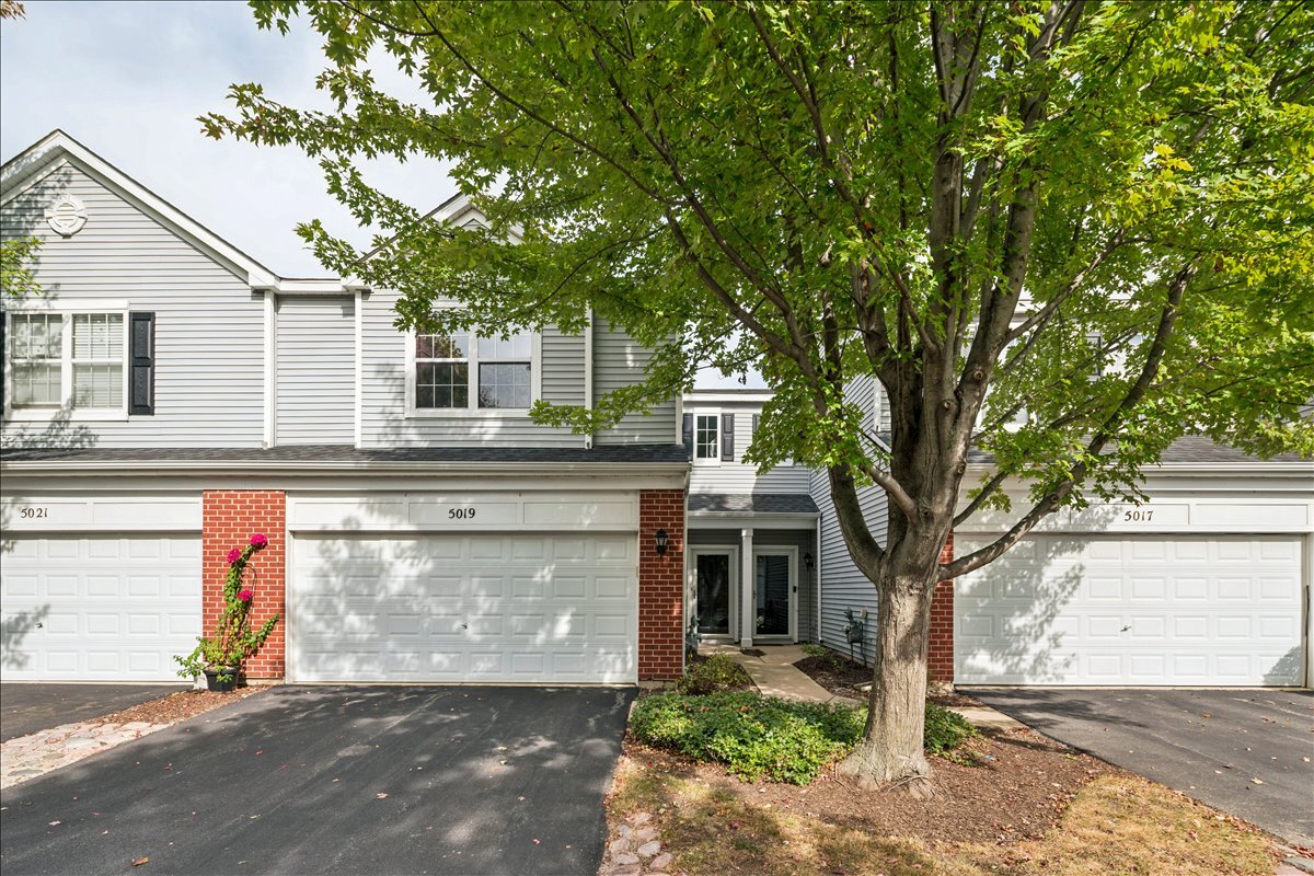 Plainfield, Illinois 60586, United States, 2 Bedrooms Bedrooms, ,2 BathroomsBathrooms,Residential,Active,220678