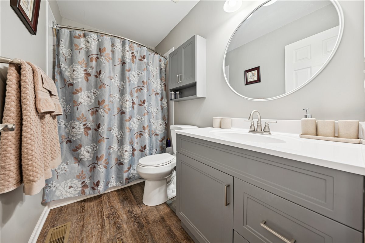 Plainfield, Illinois 60586, United States, 2 Bedrooms Bedrooms, ,2 BathroomsBathrooms,Residential,Active,220678