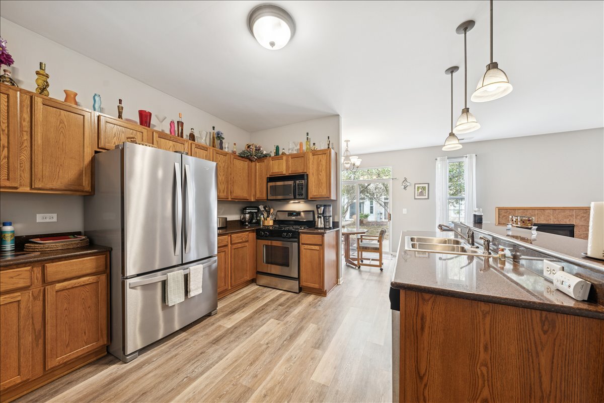 Plainfield, Illinois 60586, United States, 2 Bedrooms Bedrooms, ,2 BathroomsBathrooms,Residential,Active,220678