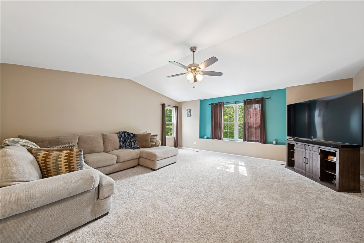 Plainfield, Illinois 60586, United States, 2 Bedrooms Bedrooms, ,2 BathroomsBathrooms,Residential,Active,220678