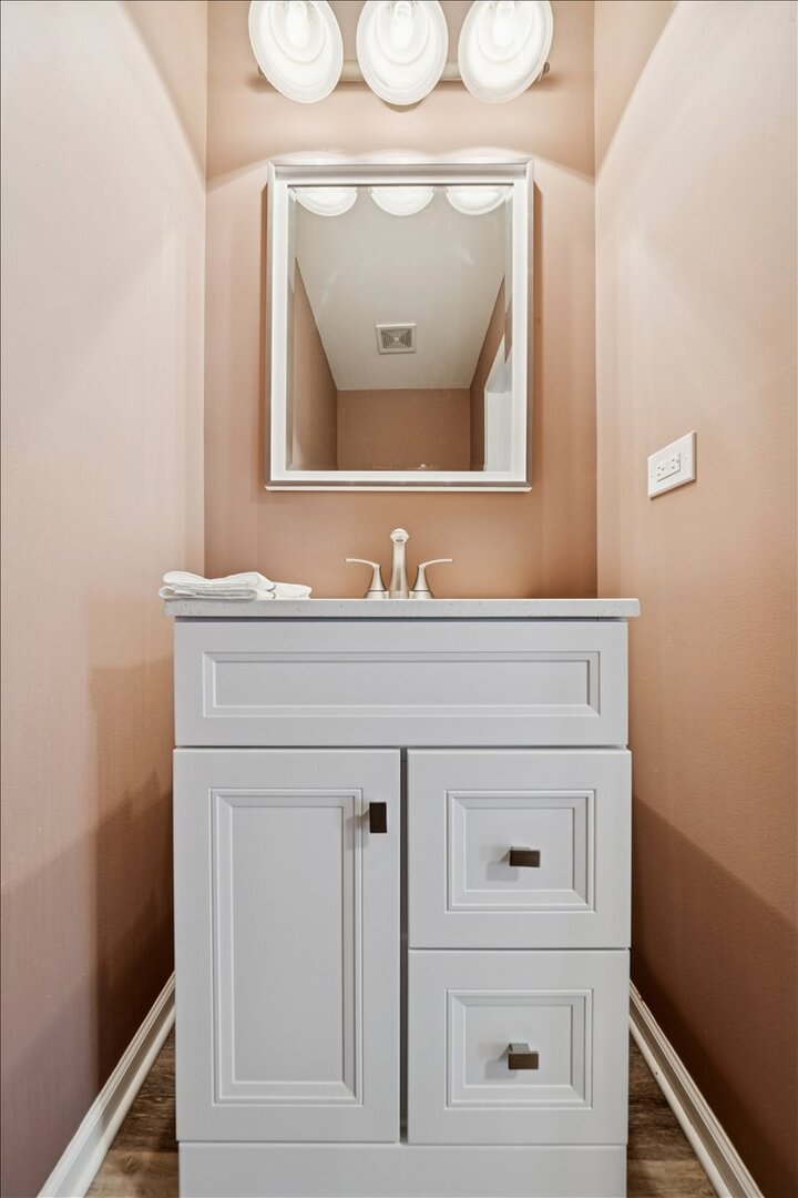 Plainfield, Illinois 60586, United States, 2 Bedrooms Bedrooms, ,2 BathroomsBathrooms,Residential,Active,220678