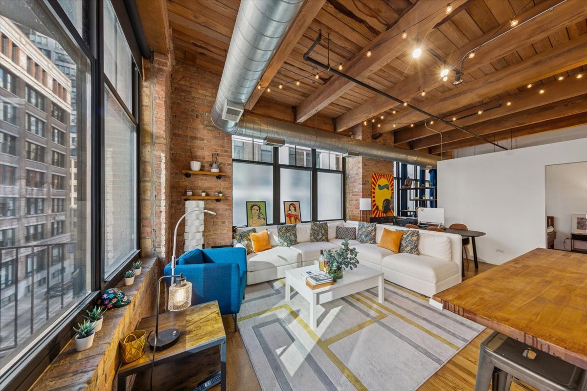 625 W JACKSON Boulevard 411