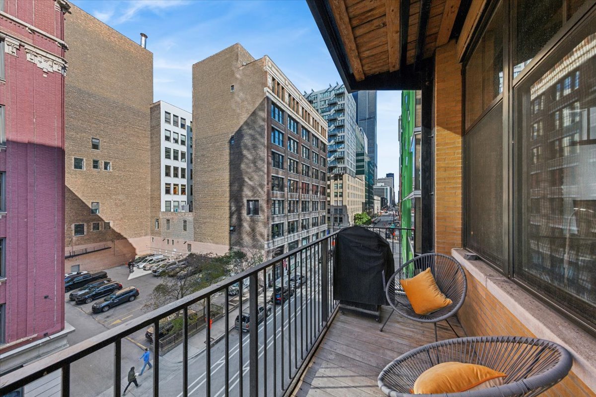 625 W JACKSON Boulevard 411