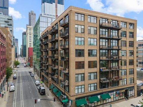 Photo of 625 W JACKSON Boulevard #411, Chicago, IL 60661 (MLS # 12503921)