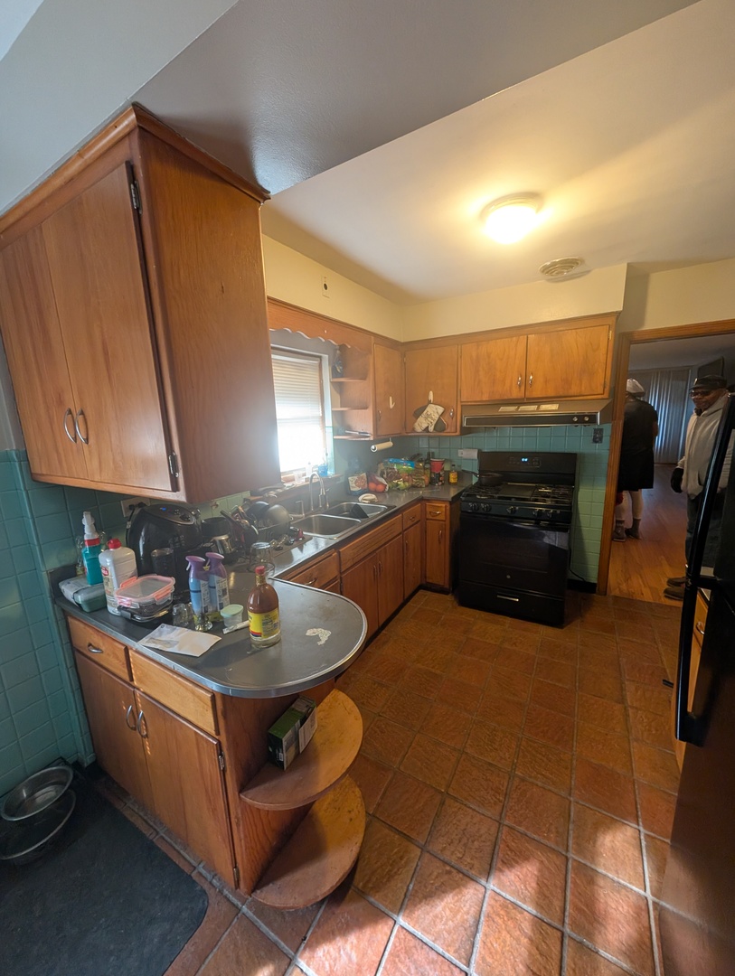 7759 S Indiana Avenue