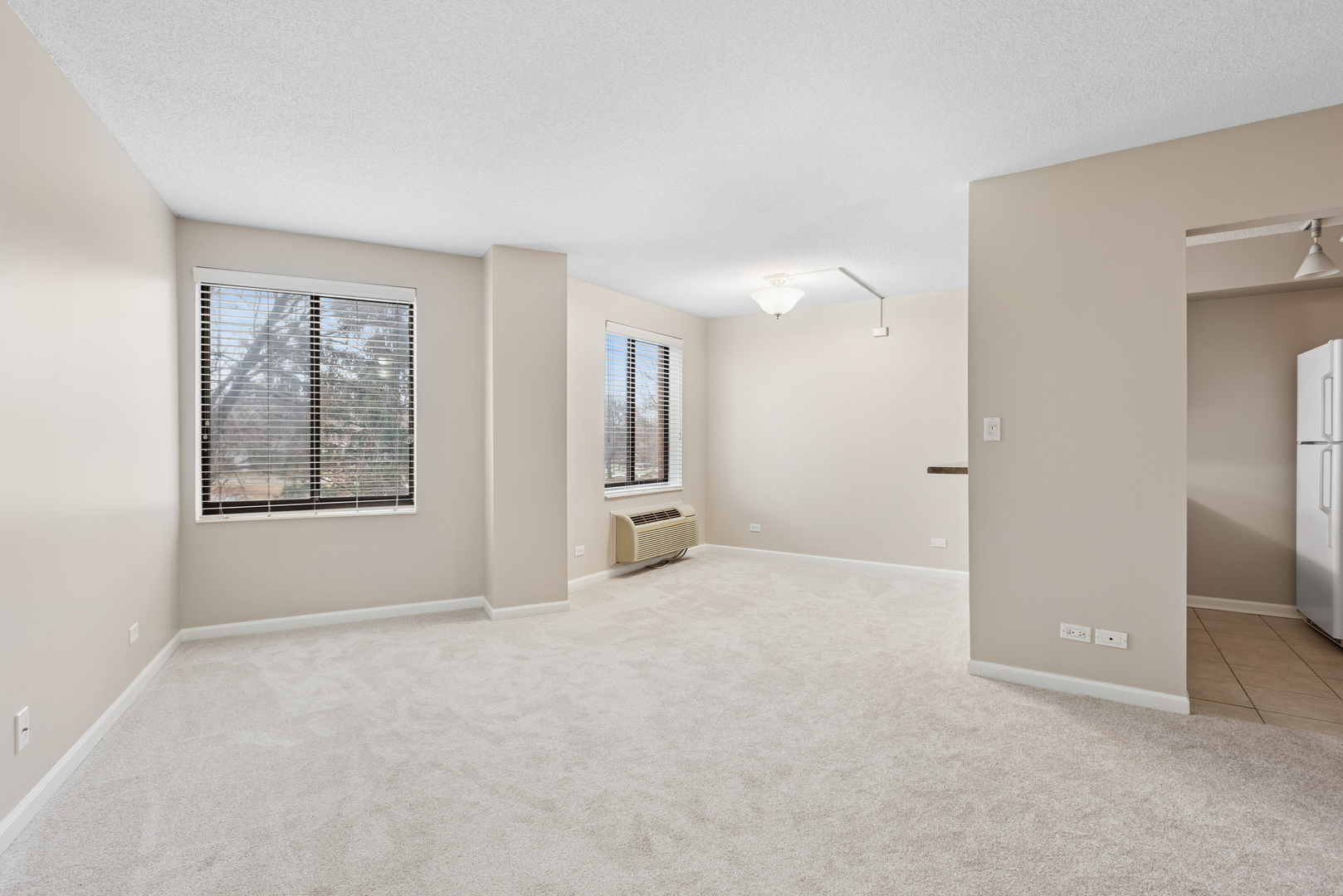 470 FAWELL Boulevard 203