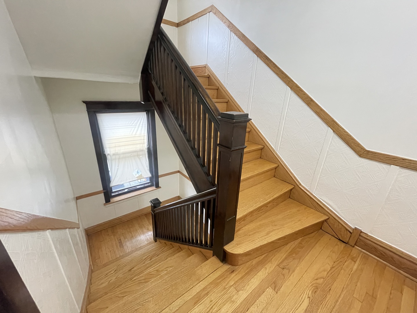 Chicago, Illinois 60647, United States, 2 Bedrooms Bedrooms, ,1 BathroomBathrooms,Residential,Active,231150