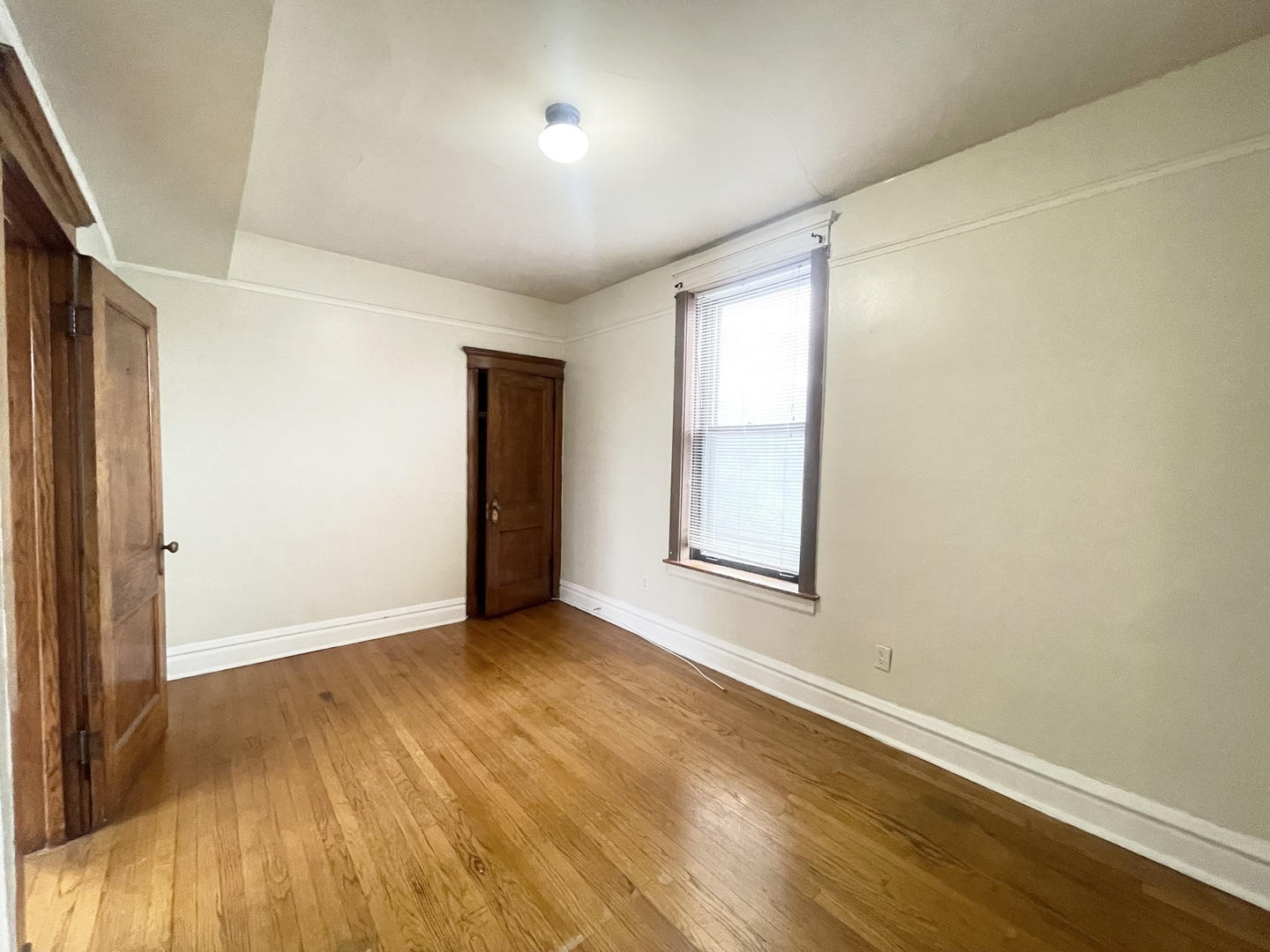 Chicago, Illinois 60647, United States, 2 Bedrooms Bedrooms, ,1 BathroomBathrooms,Residential,Active,231150