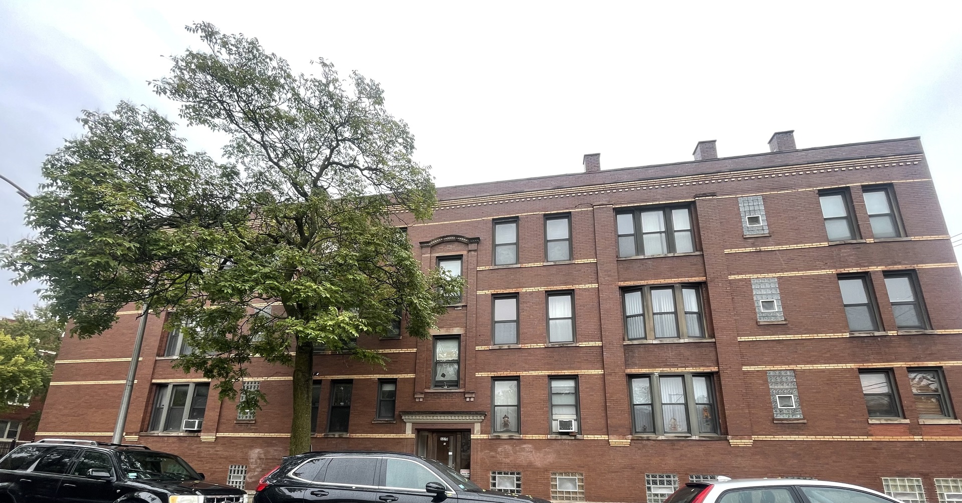 Chicago, Illinois 60647, United States, 2 Bedrooms Bedrooms, ,1 BathroomBathrooms,Residential,Active,231150