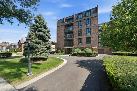 Tiny photo for 1417 BONNIE BRAE Place #2A, River Forest, IL 60305 (MLS # 12749929)