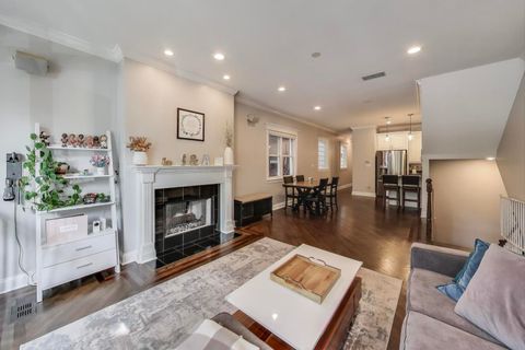 Tiny photo for 914 W Wrightwood Avenue #1, Chicago, IL 60614 (MLS # 12475206)