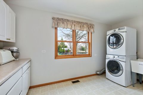 Tiny photo for 227 Lincoln Street, Schaumburg, IL 60194 (MLS # 12609729)