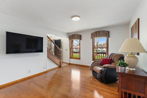 Tiny photo for 227 Lincoln Street, Schaumburg, IL 60194 (MLS # 12609729)