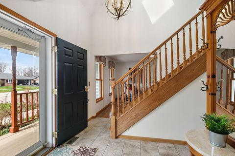 Tiny photo for 227 Lincoln Street, Schaumburg, IL 60194 (MLS # 12609729)