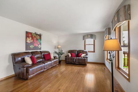 Tiny photo for 227 Lincoln Street, Schaumburg, IL 60194 (MLS # 12609729)