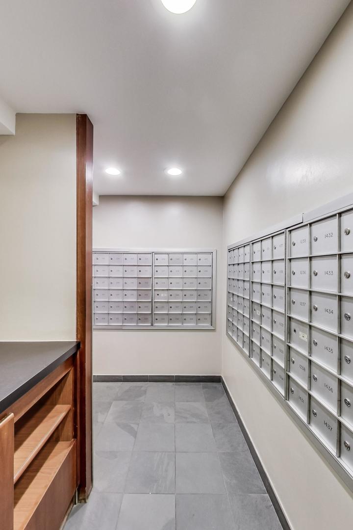 4980 N Marine Drive 1433