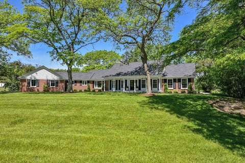 Photo of 132 Halkirk Circle, Inverness, IL 60067 (MLS # 12666851)