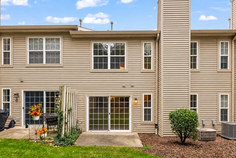 Tiny photo for 2741 Cobblestone Drive #2741, Crystal Lake, IL 60012 (MLS # 12770213)