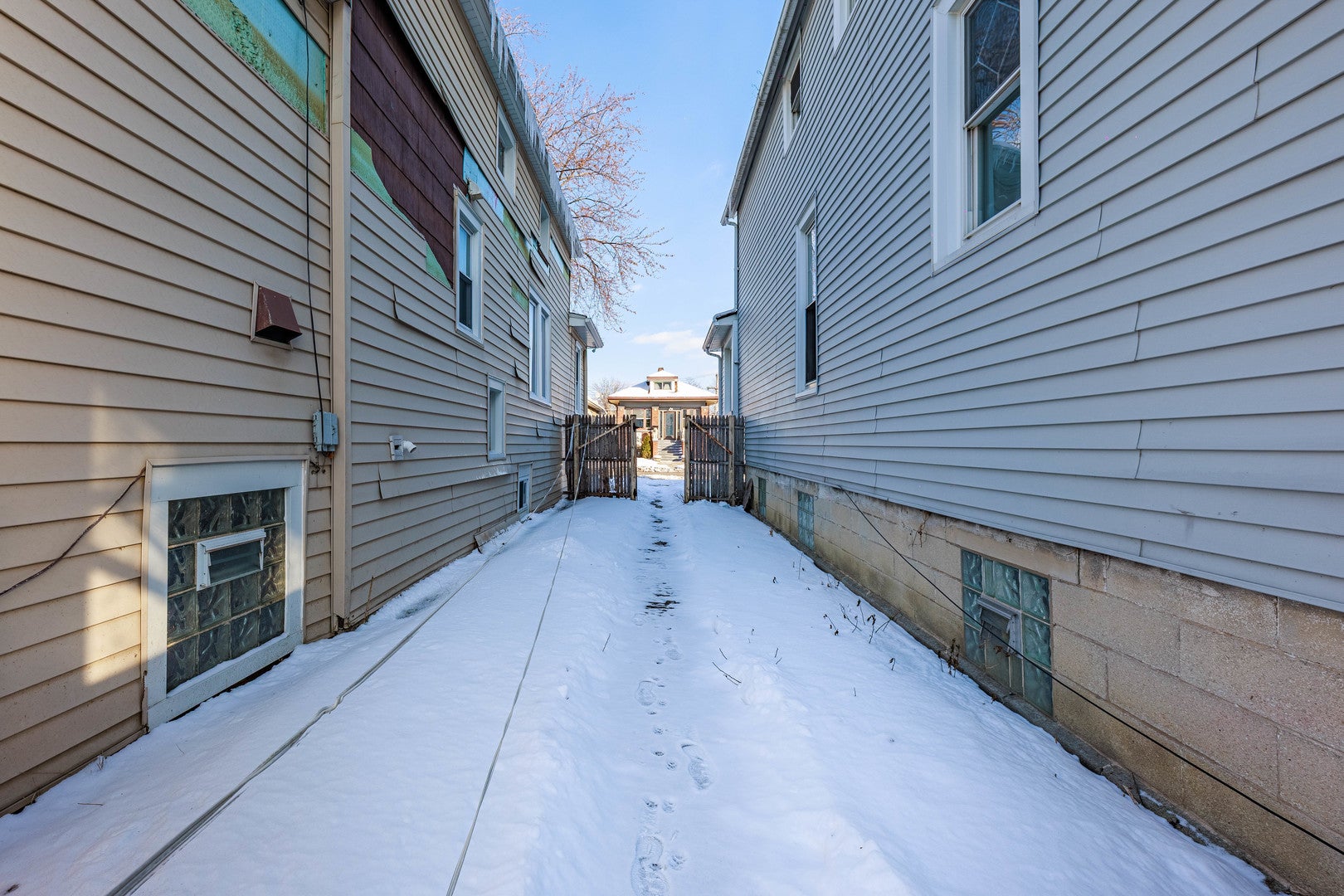 2628 S 58th Court