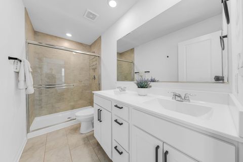 Tiny photo for 2101 Yellowstone Boulevard, Mundelein, IL 60060 (MLS # 12629441)