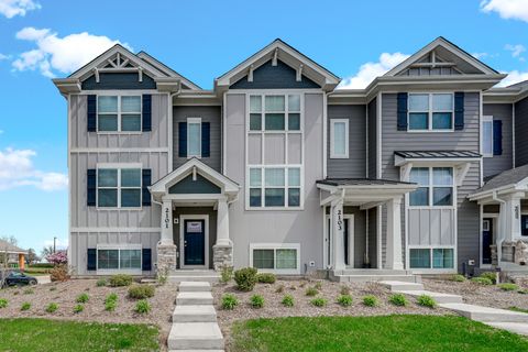 Photo of 2101 Yellowstone Boulevard, Mundelein, IL 60060 (MLS # 12629441)